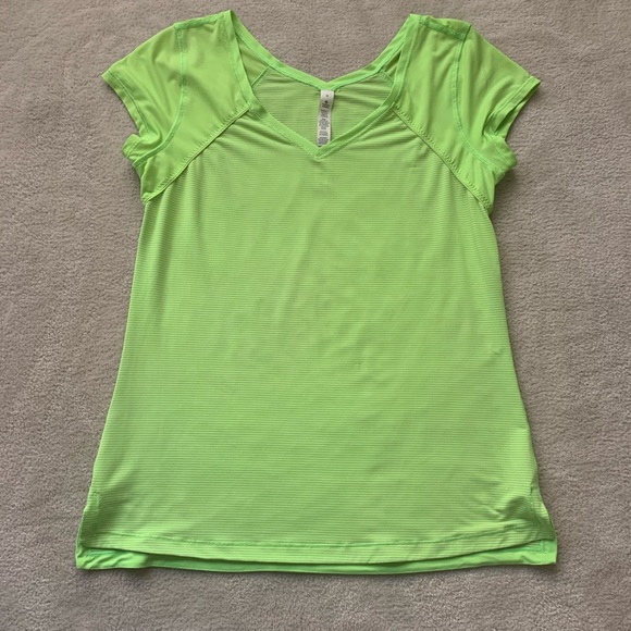 lululemon athletica Tops - LIKE NEW Lululemon Athletica women's tee,  8